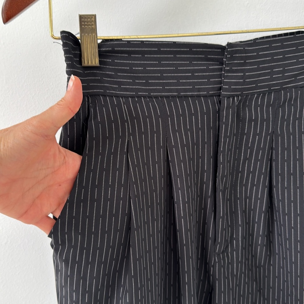 Lark Plus Gray Black Pants w/ Vertical Dotted Lines – Size Medium